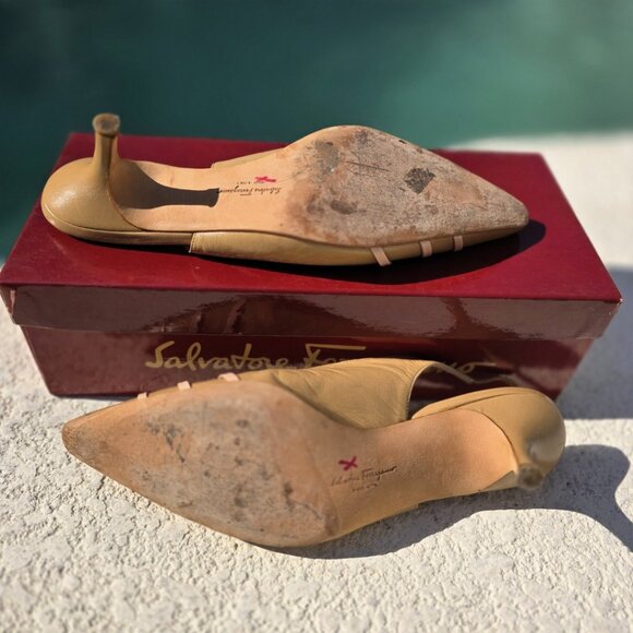 Vintage Salvatore Ferragamo Rosier Beige Leather Slingback Heels — Size 7.5 B - Picture 6 of 9
